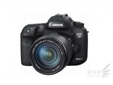 EOS 7D Mark II̼