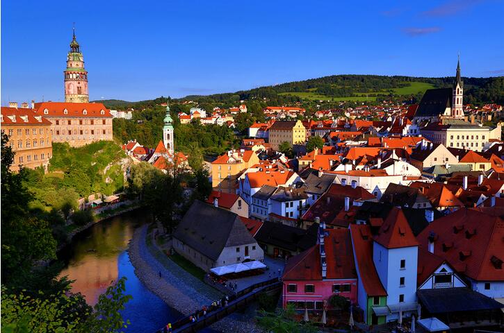 ��ŷ�Ĺ��� �ɶ�����ʦ��Ӱ��ѵѧУ