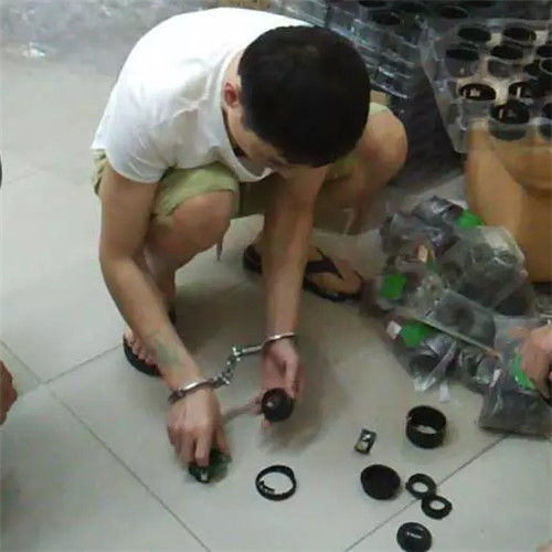 中山捣毁一佳能蔡司制售假窝点 中山捣毁一佳能蔡司制售假窝点 成都王老师摄影培训学校